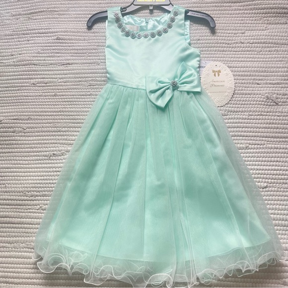 Nordstrom Other - NWT Mint Green Formal Dress 4T